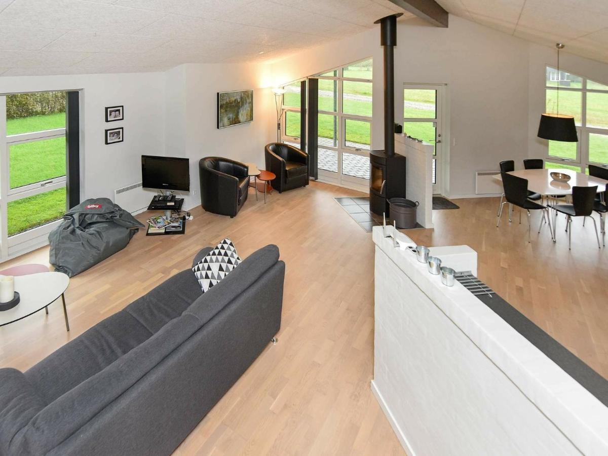Luxurious Holiday Home In Hovborg With A Scenic View Екстериор снимка